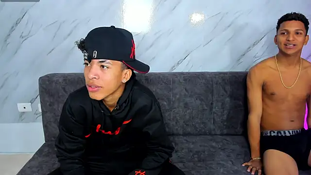 Royal-Destruction online show from March 7, 2025, 4:11 pm