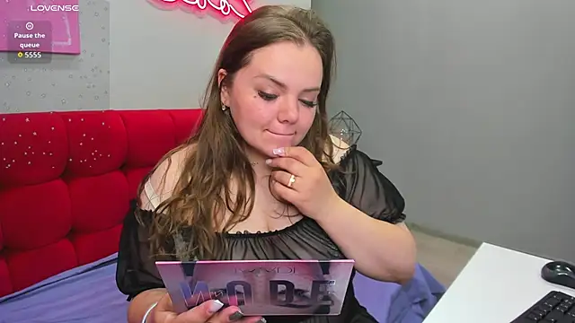 Snapshot of MonikaCharming chatting on June 5, 2026, 1:01 am MonikaCharming online show from June 5, 2026, 1:01 am