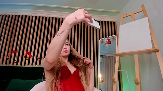 MiaMews online show from December 31, 2024, 11:20 am