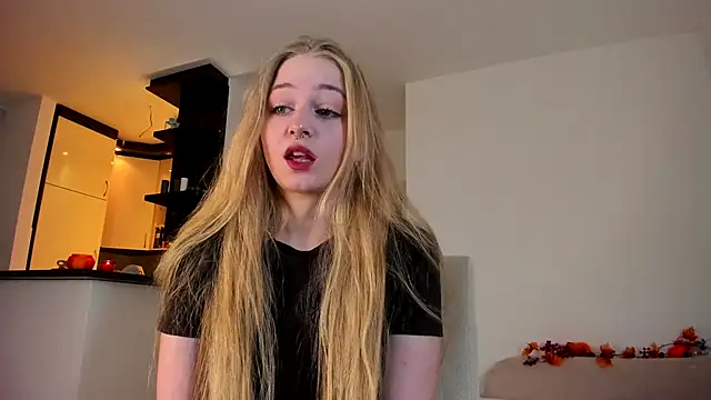 MiaMews online show from September 23, 2025, 10:40 am