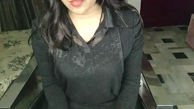 aarushi sharmaa online show from November 23, 2025, 5:24 pm