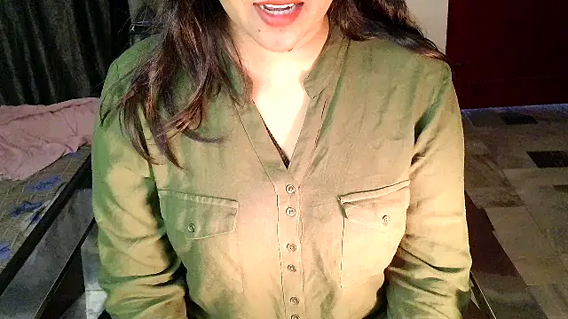 aarushi sharmaa online show from December 17, 2025, 7:47 am