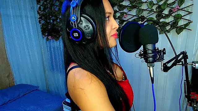 MOMMYJEVAA online show from March 12, 2025, 1:36 am