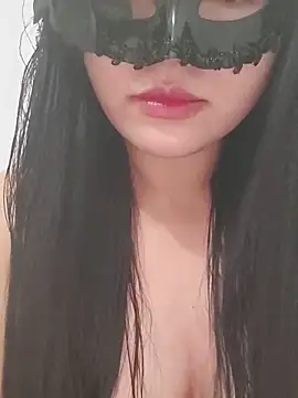Snapshot of girldam95 chatting on July 3, 2026, 8:32 am girldam95 online show from July 3, 2026, 8:32 am