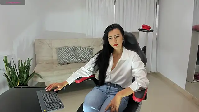 coniie jhons online show from February 13, 2026, 12:45 pm