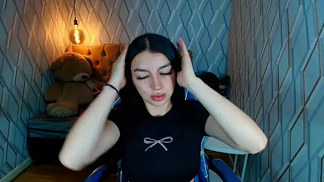 Snapshot of Angelchristix chatting on May 15, 2026, 12:45 pm Angelchristix online show from May 15, 2026, 12:45 pm