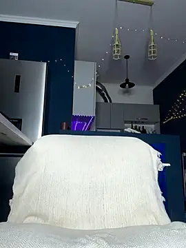 NickiLike online show from September 28, 2025, 5:07 pm