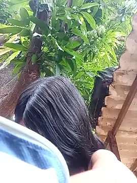 Julix A online show from December 21, 2024, 7:49 pm