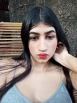 Julix A online show from January 17, 2025, 1:13 pm