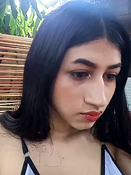 Julix A online show from February 9, 2025, 6:37 pm