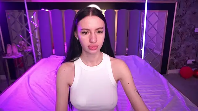 Snow WhiteeeX online show from March 29, 2026, 5:40 am