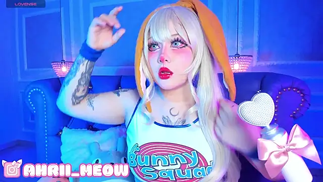 AHRI LEE online show from January 19, 2025, 1:43 am