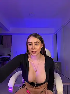 Lanataylor- online show from September 26, 2025, 11:53 pm