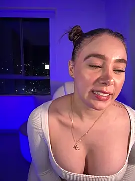 Lanataylor- online show from October 4, 2025, 1:25 am