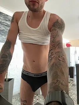 hottwoboys online show from July 4, 2026, 7:14 am