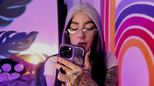 Alice woodville online show from September 16, 2025, 9:38 pm