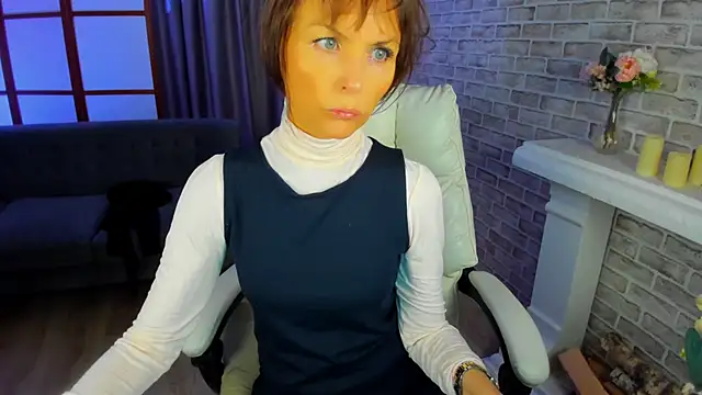 Snapshot of Elizabe_th chatting on February 13, 2025, 10:22 pm Elizabe th online show from February 13, 2025, 10:22 pm