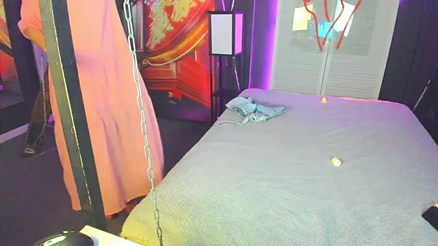 Snapshot of Elizabe_th chatting on February 18, 2025, 3:31 am Elizabe th online show from February 18, 2025, 3:31 am