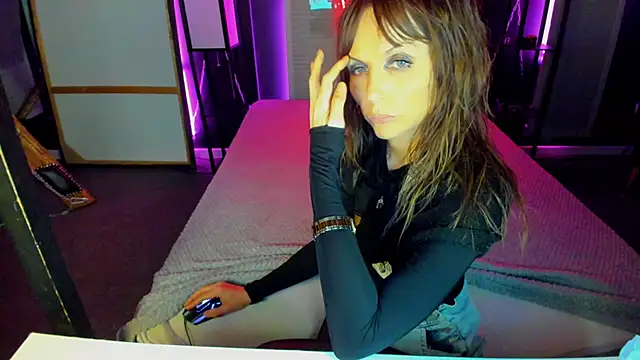 Snapshot of Elizabe_th chatting on February 18, 2025, 4:26 pm Elizabe th online show from February 18, 2025, 4:26 pm