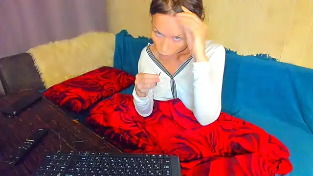 Snapshot of Elizabe_th chatting on May 9, 2026, 8:14 pm Elizabe th online show from May 9, 2026, 8:14 pm