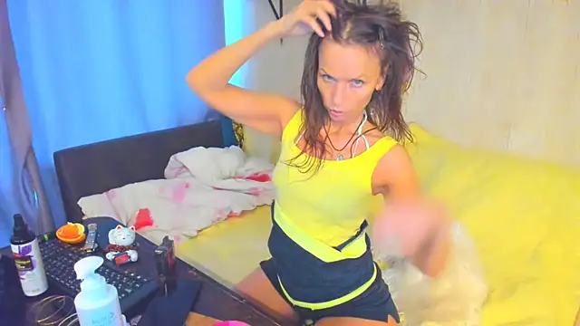 Snapshot of Elizabe_th chatting on May 16, 2026, 8:11 am Elizabe th online show from May 16, 2026, 8:11 am