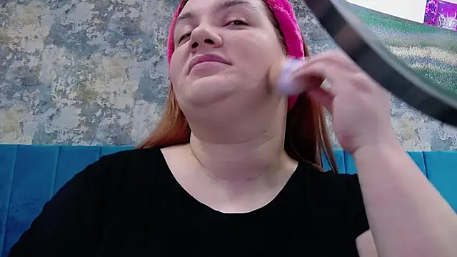 MelanieBrownn online show from January 4, 2025, 8:16 pm