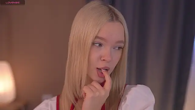  AlinaBailey online show from November 8, 2025, 1:00 pm