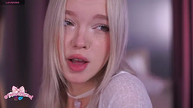  AlinaBailey online show from March 21, 2026, 8:08 am