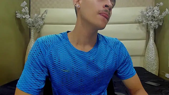 Desmon Clark online show from March 11, 2025, 1:05 am