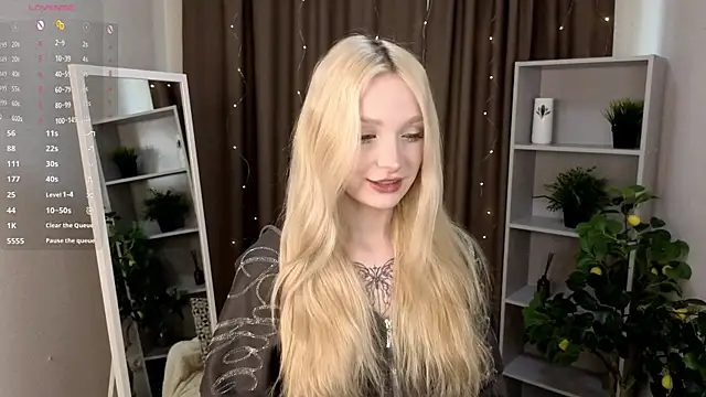 Naughty  Couplles online show from April 17, 2026, 3:42 am