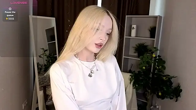 Naughty  Couplles online show from April 22, 2026, 3:53 am