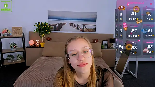 LayriantaVee online show from February 18, 2025, 1:11 pm