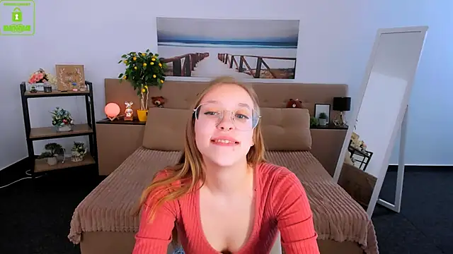 LayriantaVee online show from March 1, 2025, 1:18 pm