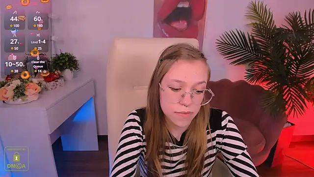 LayriantaVee online show from March 13, 2025, 1:29 pm