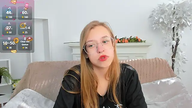 LayriantaVee online show from September 13, 2025, 6:02 am