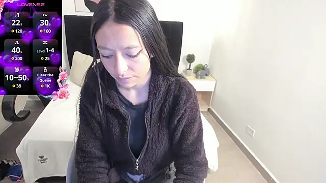 Scarlett  bell online show from March 15, 2025, 12:34 pm