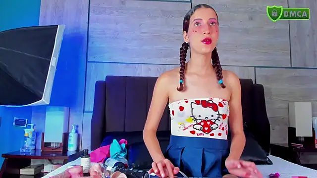 ZaritaLenon online show from April 20, 2026, 8:54 pm