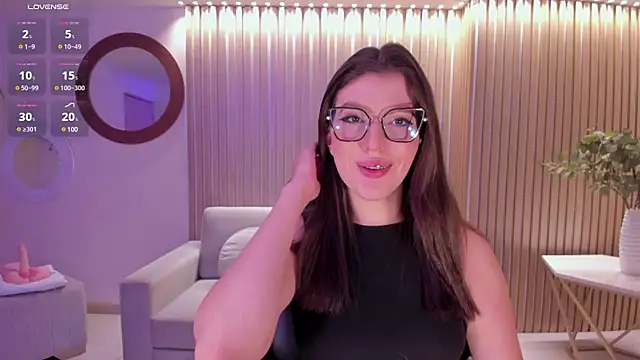 AmberFarrell online show from February 3, 2025, 8:24 pm