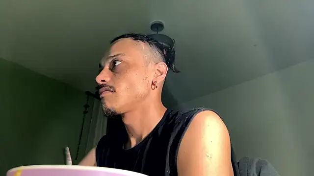 villanocat online show from September 26, 2025, 2:26 am