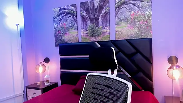 KimberlyVillaLobos online show from March 3, 2025, 11:55 am