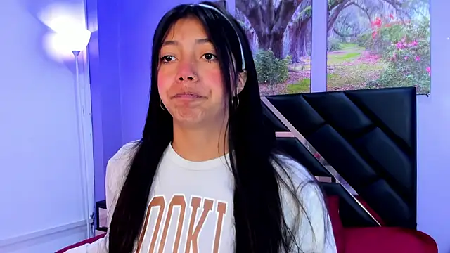 KimberlyVillaLobos online show from October 8, 2025, 12:36 pm