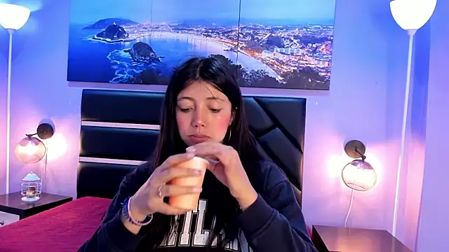 KimberlyVillaLobos online show from April 21, 2026, 11:16 am