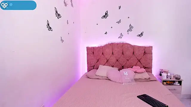 jade dakota   online show from October 29, 2025, 1:41 am