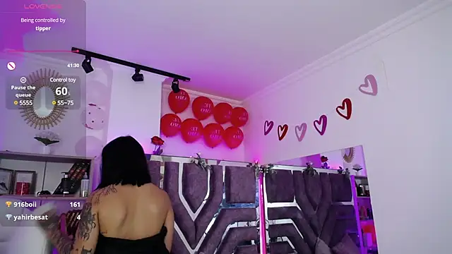 Snapshot of AliceWalker_11 chatting on February 25, 2025, 2:47 am AliceWalker 11 online show from February 25, 2025, 2:47 am