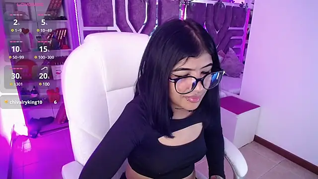 Snapshot of AliceWalker_11 chatting on February 27, 2025, 2:21 am AliceWalker 11 online show from February 27, 2025, 2:21 am