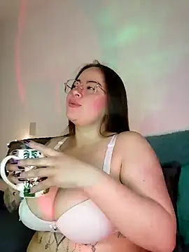 soofy   online show from March 19, 2025, 4:14 am