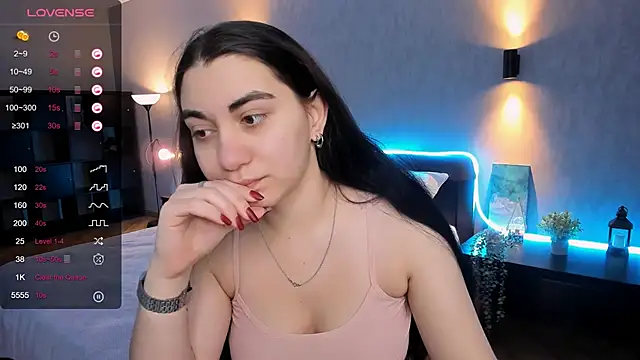 hannacheekss  online show from January 10, 2025, 1:53 am