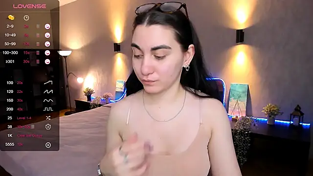 hannacheekss  online show from January 25, 2025, 5:07 am