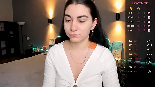 hannacheekss  online show from February 10, 2025, 2:19 am