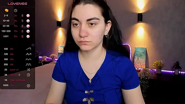 hannacheekss  online show from February 20, 2025, 2:07 am